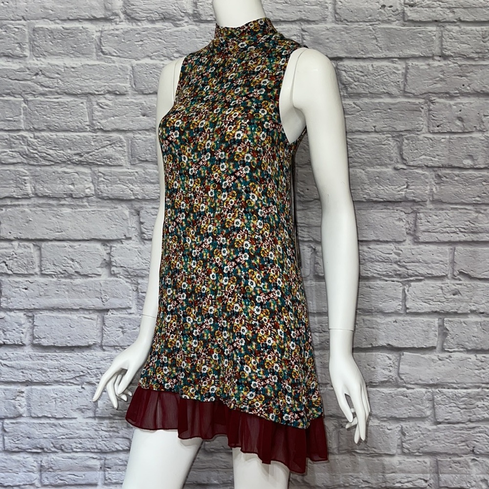Living Doll Dainty Floral Mock Neck Sleeveless Mini Dress M Juniors NWT